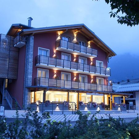 Hotel Gran Vacanze Rooms & Apartments ديمارو المظهر الخارجي الصورة