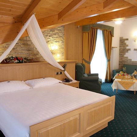 Hotel Gran Vacanze Rooms & Apartments ديمارو المظهر الخارجي الصورة