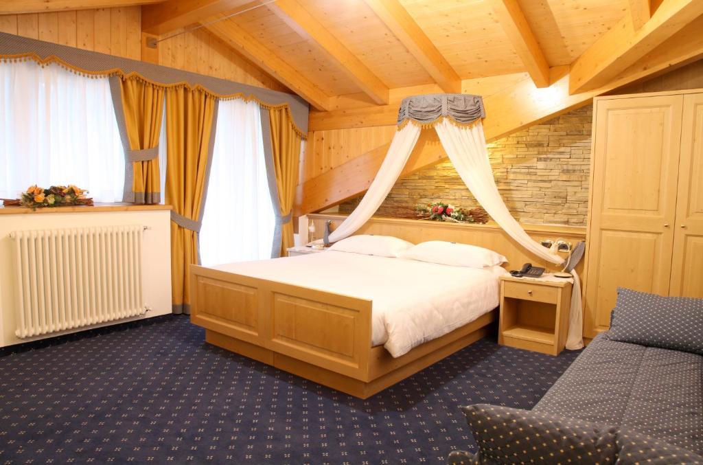 Hotel Gran Vacanze Rooms & Apartments ديمارو المظهر الخارجي الصورة