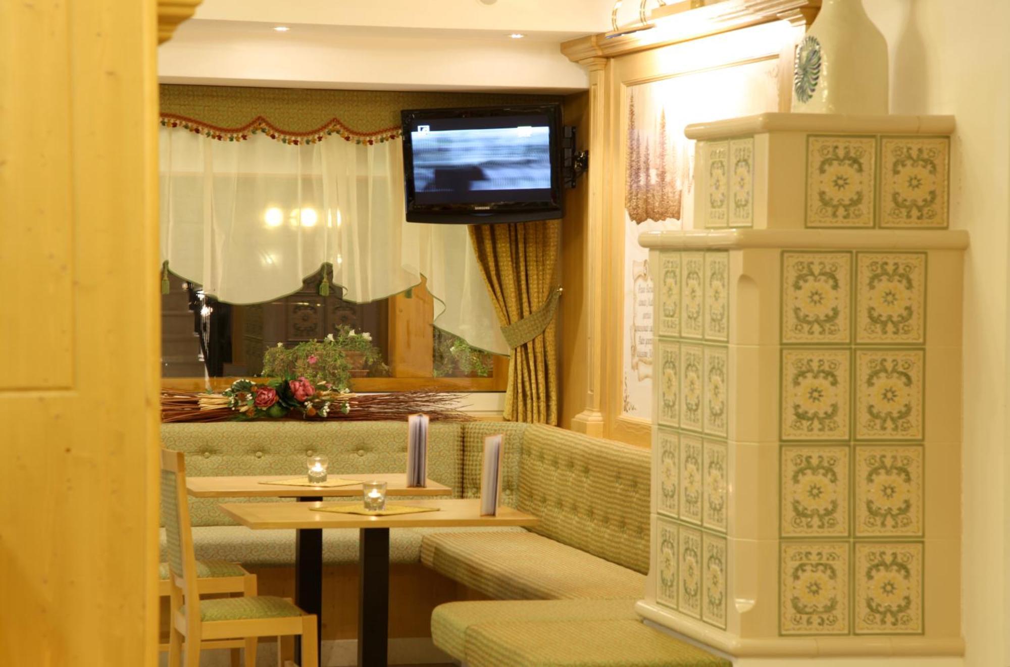 Hotel Gran Vacanze Rooms & Apartments ديمارو المظهر الخارجي الصورة