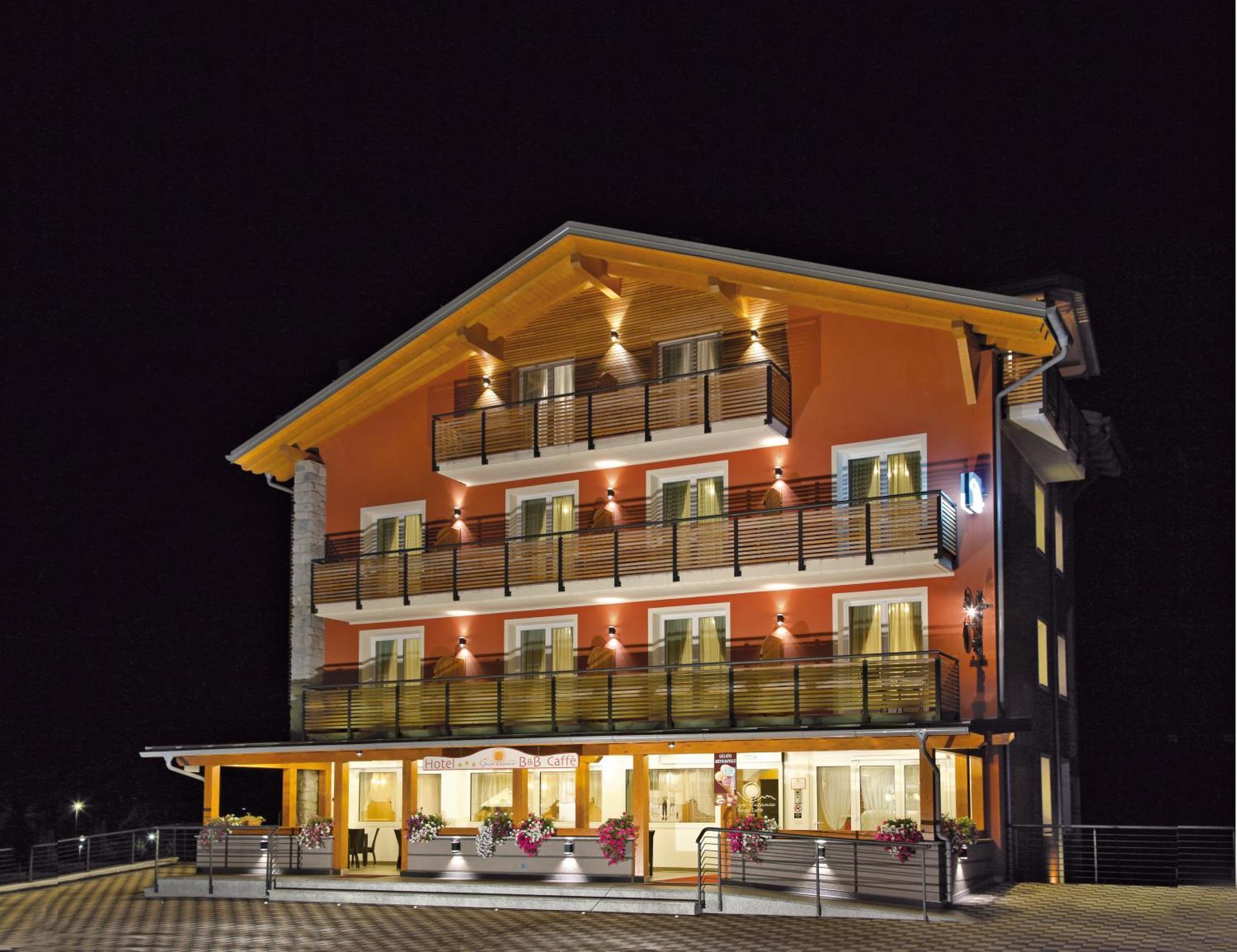 Hotel Gran Vacanze Rooms & Apartments ديمارو المظهر الخارجي الصورة