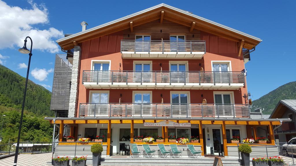 Hotel Gran Vacanze Rooms & Apartments ديمارو المظهر الخارجي الصورة