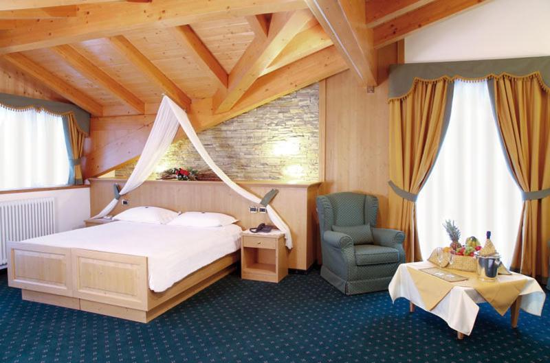 Hotel Gran Vacanze Rooms & Apartments ديمارو الغرفة الصورة